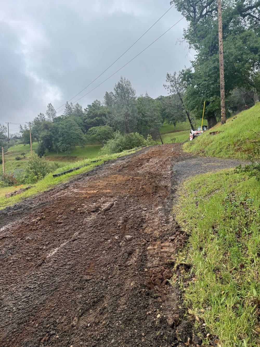 Gallery photos for Gravel Driveway Regrading and Base Rock Install in Oroville: Image #4